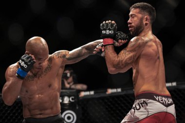Dyland Andrews (Aus) bir arasında Üstün meydan okuma 19 başlık bout