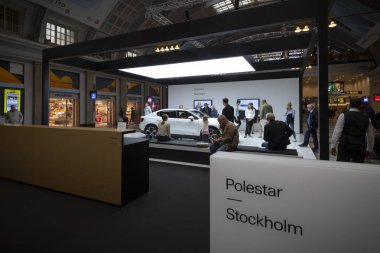 Sto toplu taşıma merkezi Centralen de Polestar 2 showroom