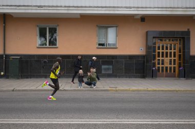Gri havalarda Stockholm Maratonu ve bazı yağışlar