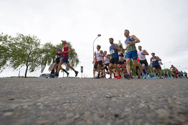 Maratona di Stoccolma con tempo grigio e qualche pioggia — Foto Stock