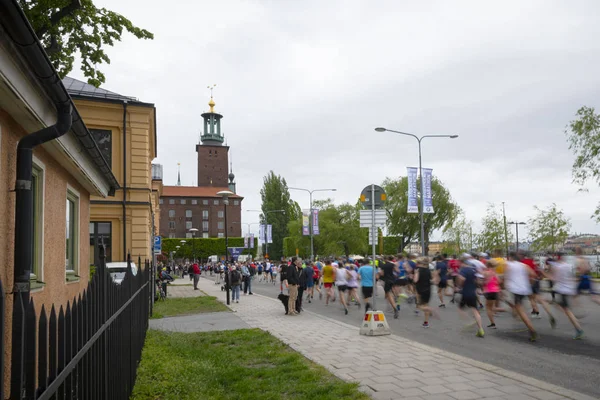 Stockholmer Marathon bei grauem Wetter und etwas Regen — Stockfoto