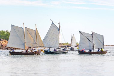 Grisslehamn ve Eckero arasında klasik posta kürek yarışması 