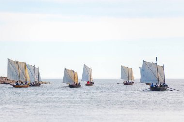 Grisslehamn ve Eckero arasında klasik posta kürek yarışması 