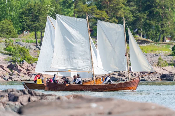 Concurso de remo postal clássico entre Grisslehamn e Eckero em — Fotografia de Stock