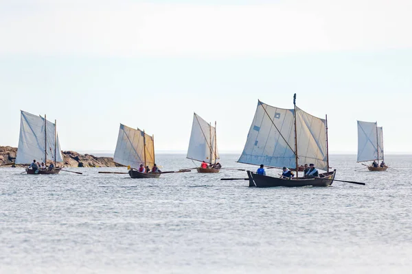 Klassischer postalischer ruderwettbewerb zwischen grisslehamn und eckero in — Stockfoto