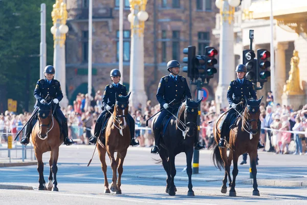Mounted police at the Royal cortege during the national day of S — Stock Photo, Image