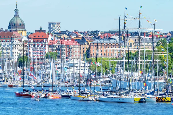 Compétition de voile Gotland Runt avec les bateaux amarrés à Skepps — Photo
