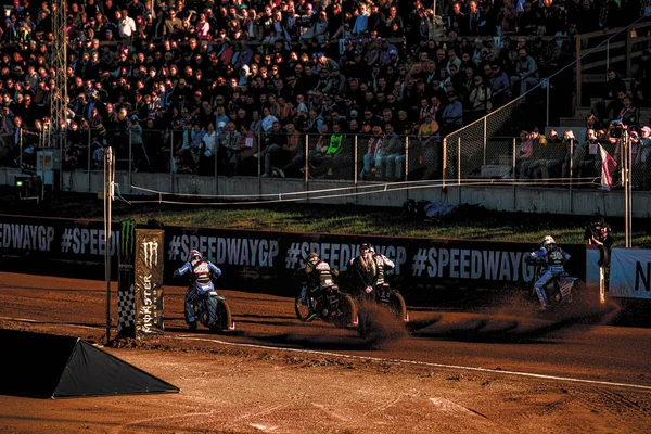 Hitzestart auf dem Speedway gp in hallstavik und hz bygg arena — Stockfoto