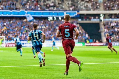 Tele2 arenada dif ve MFF arasındaki futbol oyunu