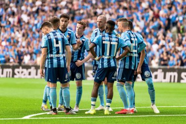 Tele2 arenada dif ve MFF arasındaki futbol oyunu