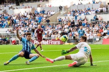 Tele2 arenada dif ve MFF arasındaki futbol oyunu