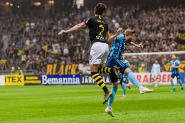 Solna'daki Friends Arena'da Aik ve Dif arasında futbol derbisi