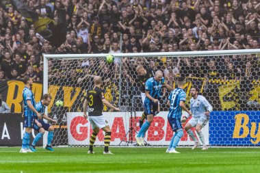 Solna'daki Friends Arena'da Aik ve Dif arasında futbol derbisi