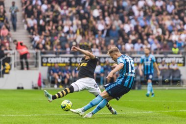 Solna'daki Friends Arena'da Aik ve Dif arasında futbol derbisi
