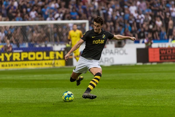 Derby de futebol entre AIK e DIF na Friends Arena em Solna — Fotografia de Stock