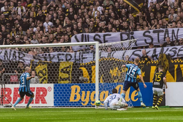 Football derby between AIK and DIF at Friends Arena in Solna — Stock Photo, Image