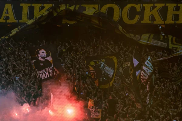 Labdarúgás derbi között AIK és DIF a Friends Arena-ban Solna — Stock Fotó