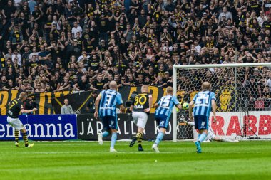 Solna Friends Arena'da Aik ve Dif arasındaki futbol derbisinde taraftarlar