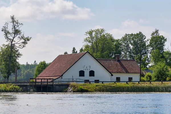 Storage building at the Forsmark iron work area with its old whi — Stock Photo, Image