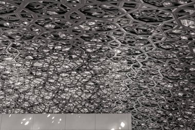 Louvre Abu Dabi wi ana salonunda Çatı metal yapısı