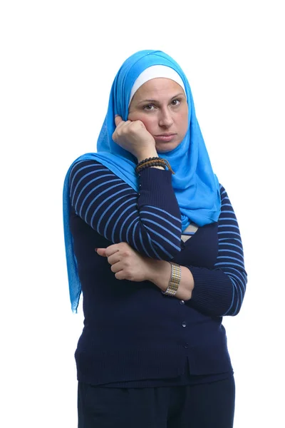 Bella Donna Musulmana Moderna Che Esprime Tristezza Isolata Sfondo Bianco — Foto Stock
