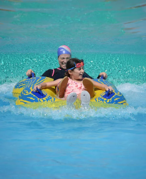 Happy Muslim Family, Mother and Daughter in Swimming Pool, Summe — Stock Photo, Image