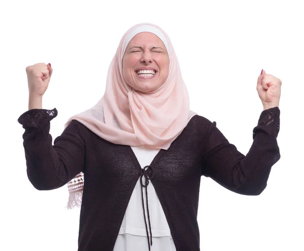 Fröhlich Aufgeregte Muslimin Feiert Erfolg Vor Weißem Hintergrund — Stockfoto