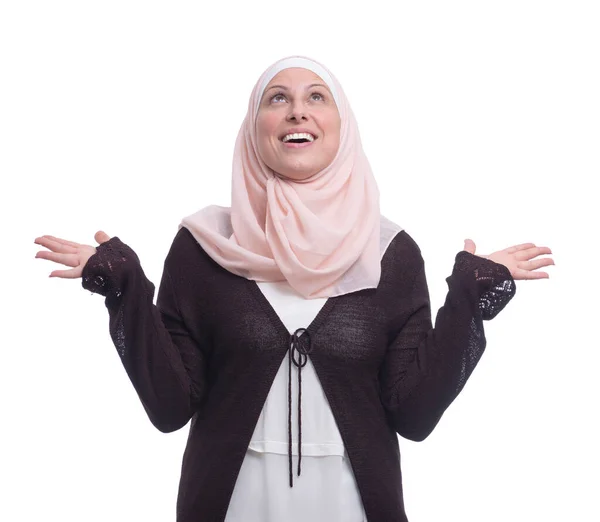 Glückliche Muslimin Feiert Erfolg Vor Weißem Hintergrund — Stockfoto