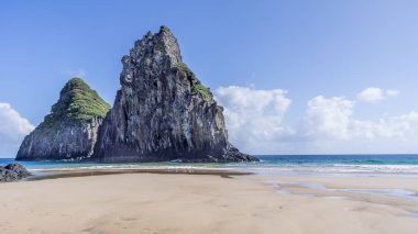 Cacimba Beach Fernando Noronha Brezilya taşlara iki kardeş