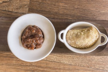 Lezzetli muz çöller, kek, dondurma, creme brulee ve muz tatlı