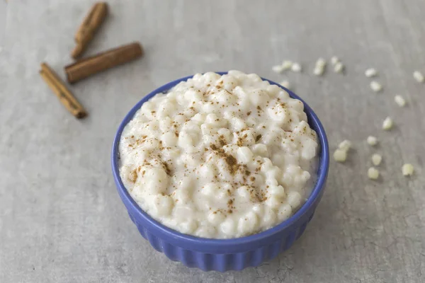 Típico brasileño junio fiesta caramelo llamado grano de maíz — Foto de Stock