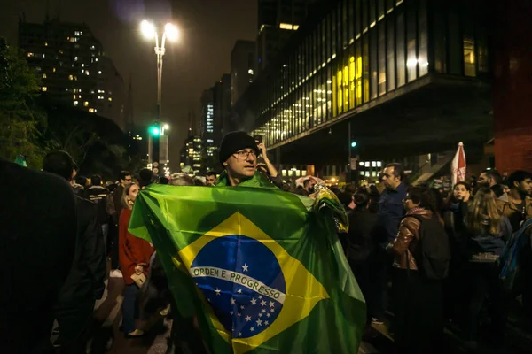 Sao Paulo Brezilya 08 23 2019 Amazon korunması için protesto sokakta insanlar