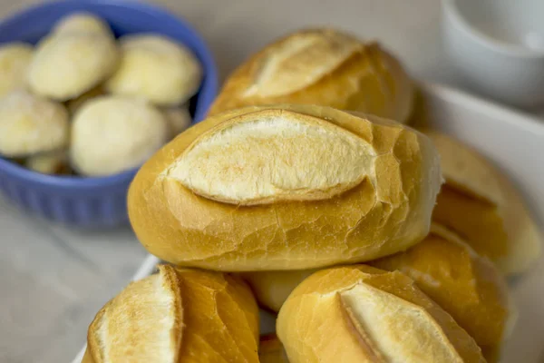 Detail různých francouzských chlebů, typický brazilský chléb — Stock fotografie