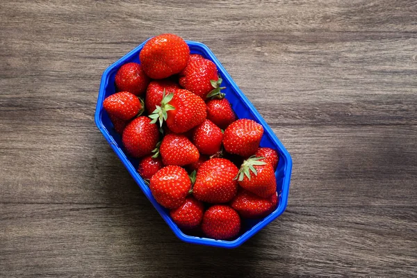 Overhead View Basket Fresh German Strawberries Garden Strawberry Fruit Rustic — Stock Photo, Image