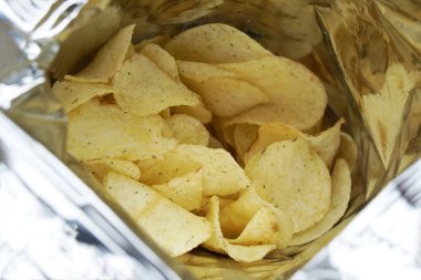 patates cipsi veya paket cips çanta