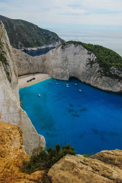 Navagio Körfezi ve yaz aylarında gemi batığı Plajı. Zakynthos en ünlü doğal simge, Iyon Denizi, Yunanistan Yunan Adası