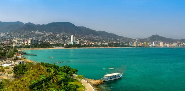 Acapulco Şehir Meksika sahil şeridi. 