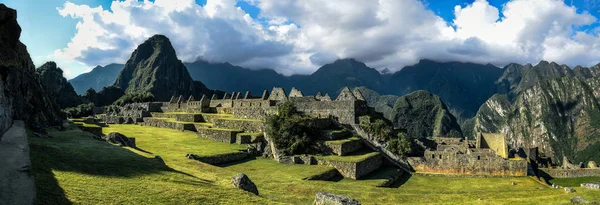 Machu Picchu Peru Panorámás Kilátás Nyílik Hegyre — Stock Fotó