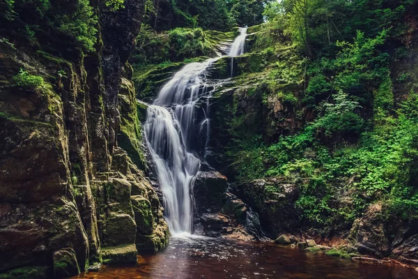 Bela Cachoeira Nas Montanhas Sul Polônia — Fotografia de Stock