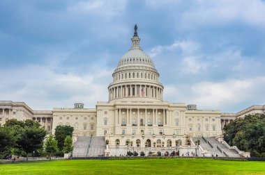 Capitol Washington DC fırtınalı bulutlar yukarıdaki bina.