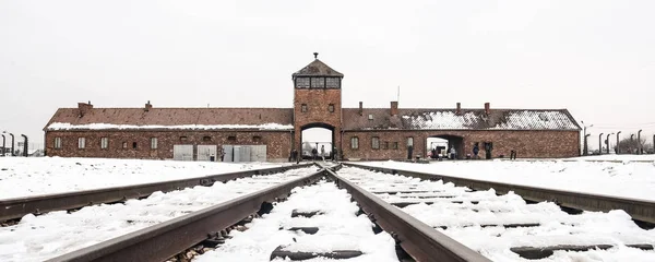 Oswiecim Polsko 2018 Železniční Vstup Koncentračního Tábora Auschwitz Birkenau Místo — Stock fotografie