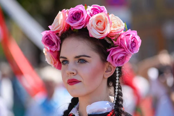 Lowicz Polonia Mayo 2018 Retrato Una Mujer Vestida Con Colorido — Foto de Stock