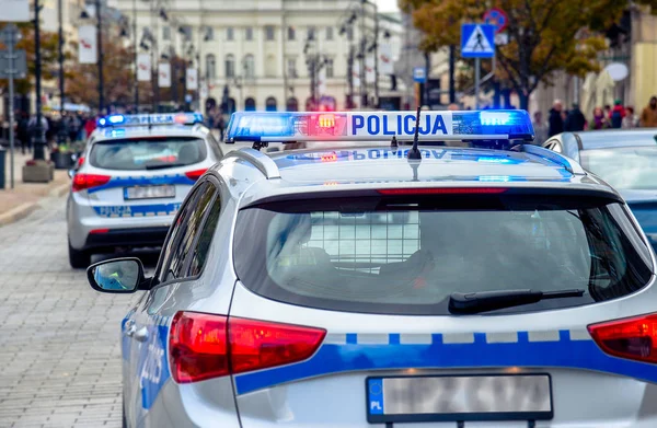 Samochody Policyjne Patrol Migającymi Światłami Ostrzegania Neon Czerwony Niebieski — Zdjęcie stockowe