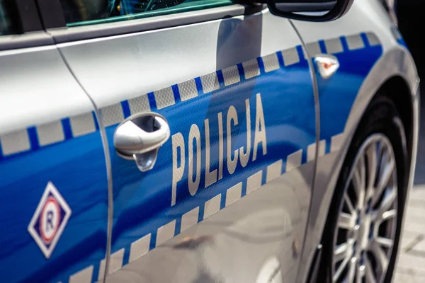 Coche Policía Patrullando Con Cartel Policial Puerta — Foto de Stock