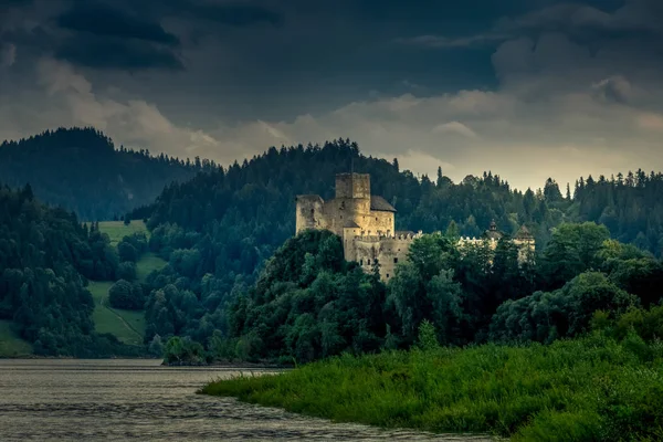 Castelo Medieval Niedzica Sul Polônia Com Lago Czorsztyn Redor — Fotografia de Stock