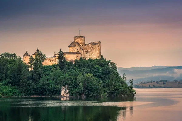 Castello Medievale Niedzica Nel Sud Della Polonia Con Lago Czorsztyn — Foto Stock