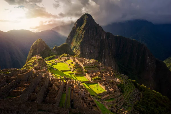 Tramonto Maestoso Sul Monte Machu Picchu Huayna Picchu Con Rovine — Foto Stock