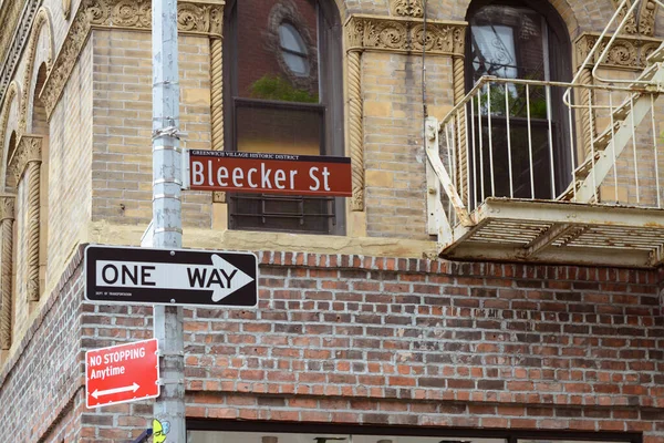 Cartel Calle Bleecker Street Esquina Con Grove Street Ciudad Nueva —  Fotos de Stock