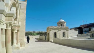Manastırı ve St. Theodosius, Deir Dosi ve Deir Ibn Ubeid, al-Ubeidiya, Bethlehem doğusunda eski Cathismus köyünün doğusunda kurulan manastır olduğunu
