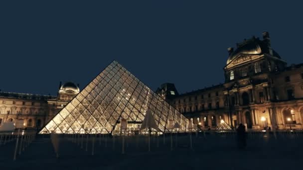 Fransa Paris Ağustos 2017 Cam Piramit Akşam Paris Louvre Müzesi — Stok video